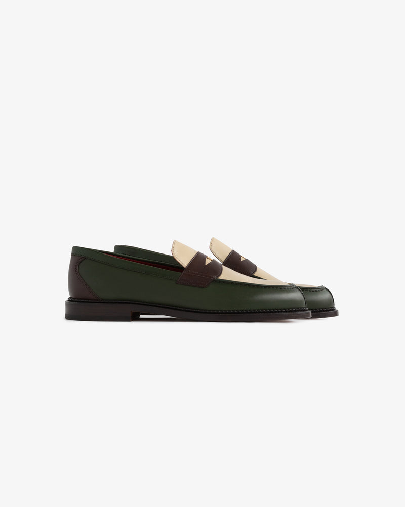 Queens     Crest     Loafer