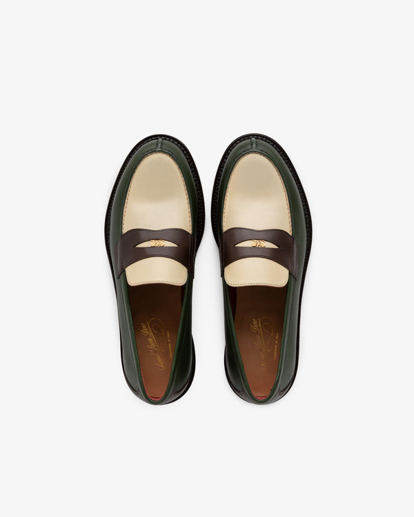 Queens     Crest     Loafer